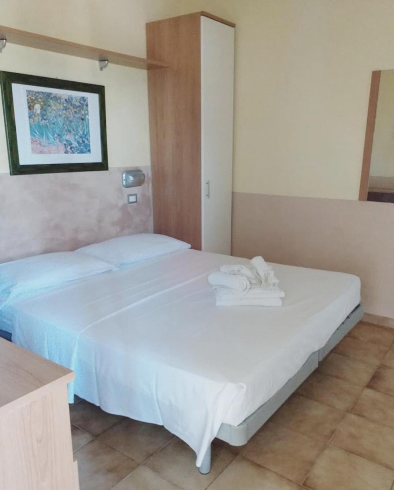 Hotel Bonaria Ріміні Екстер'єр фото
